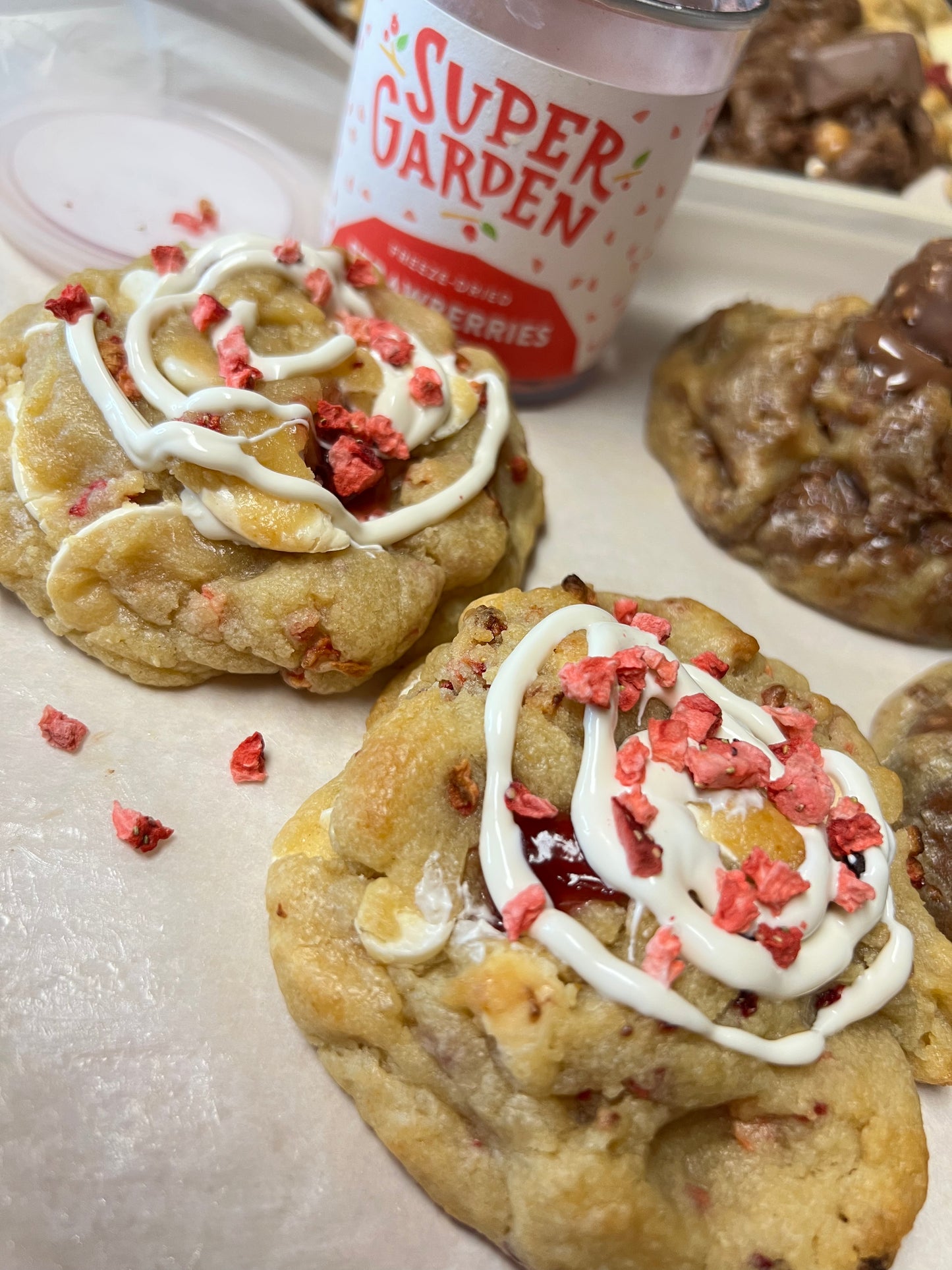 Strawberry Cream Cookie