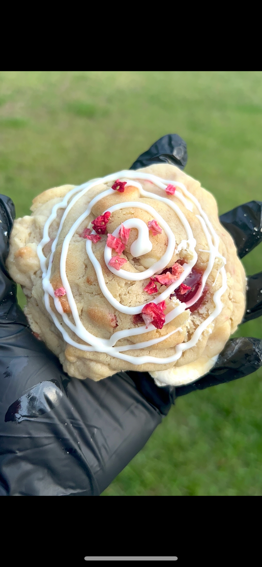 Strawberry Cream Cookie